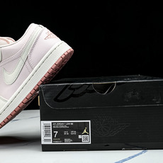 纯原 Air Jordan 1 Low AJ1 乔1樱花粉 低帮复古文化篮球鞋 IH0823-611 # 纯原 Air Jordan 1 Low AJ1 乔1樱花粉 低帮复古文化篮球鞋 IH0823-611 #