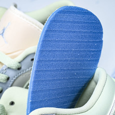 纯原 Air Jordan 1 Low AJ1 乔1淡蓝拼色 低帮文化休闲板鞋 DC0774-108 # 纯原 Air Jordan 1 Low AJ1 乔1淡蓝拼色 低帮文化休闲板鞋 DC0774-108 #