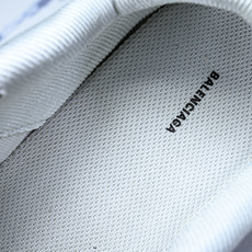 纯原 Balenciaga Triple S 2 官方同步 巴黎世家 潮流跑鞋米色 WTRS2 9191 纯原 Balenciaga Triple S 2 官方同步 巴黎世家 潮流跑鞋米色 WTRS2 9191