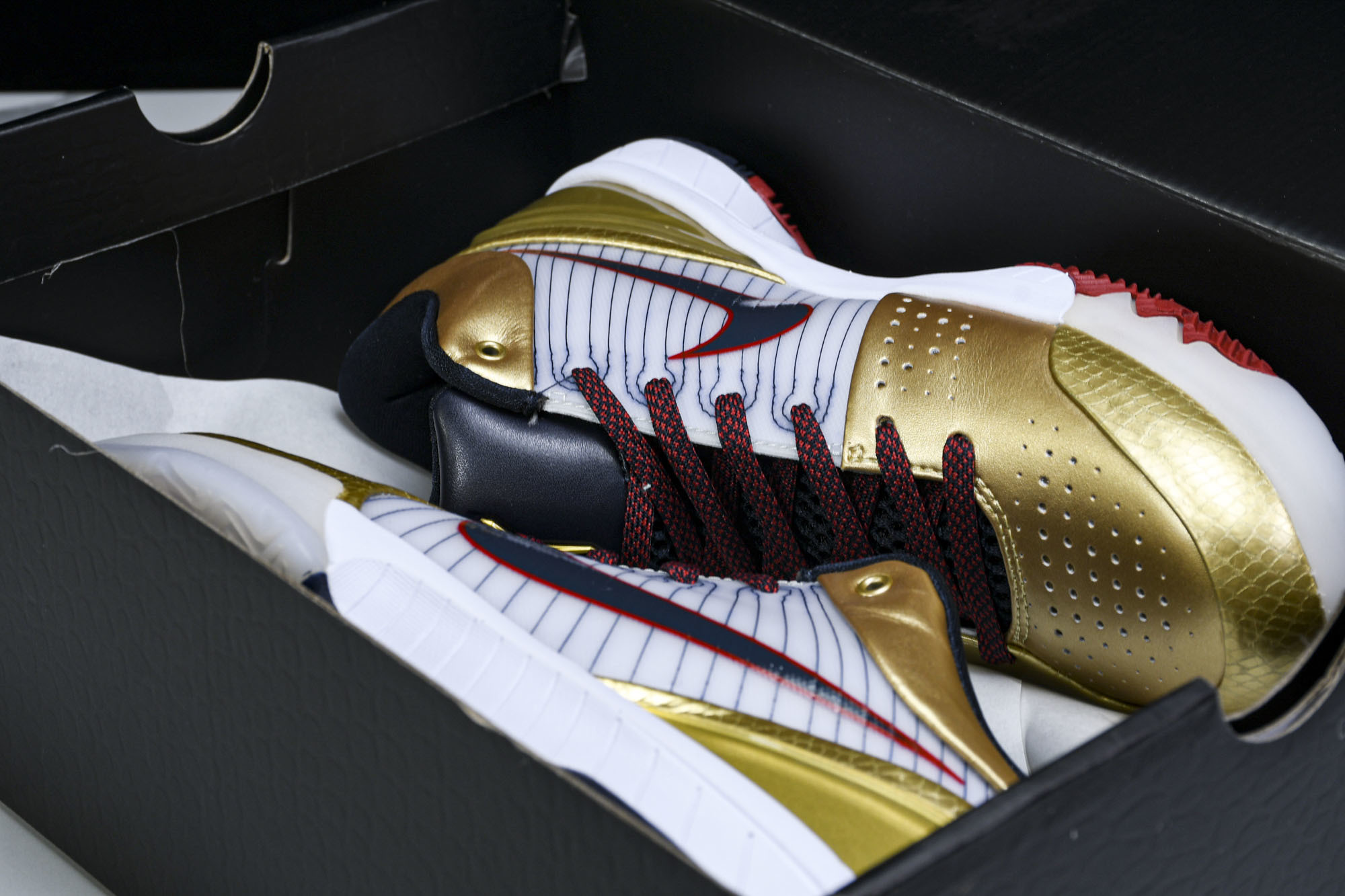 纯原NK Zoom Kobe 4 Protro“Gold Medal”白黑金 FQ3544-100 #Y
