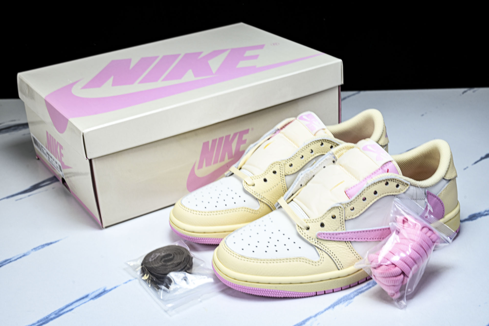 纯原Air Jordan 1 Retro Low OG SP Travis Scott Shy Pink