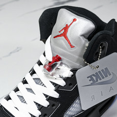 纯原Air Jordan 5 “Black Metallic Reimagined”复刻黑银色 HF39 纯原Air Jordan 5 “Black Metallic Reimagined”复刻黑银色 HF39