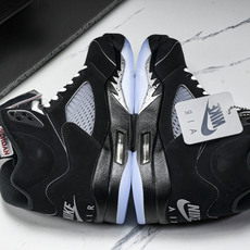纯原Air Jordan 5 “Black Metallic Reimagined”复刻黑银色 HF39 纯原Air Jordan 5 “Black Metallic Reimagined”复刻黑银色 HF39