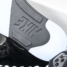 纯原Air Jordan 5 “Black Metallic Reimagined”复刻黑银色 HF39 纯原Air Jordan 5 “Black Metallic Reimagined”复刻黑银色 HF39
