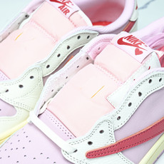 纯原Travis Scott x Air Jordan 1 Low OG AJ1 乔1倒勾低帮 IQ76 纯原Travis Scott x Air Jordan 1 Low OG AJ1 乔1倒勾低帮 IQ76