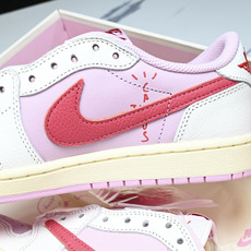 纯原Travis Scott x Air Jordan 1 Low OG AJ1 乔1倒勾低帮 IQ76 纯原Travis Scott x Air Jordan 1 Low OG AJ1 乔1倒勾低帮 IQ76