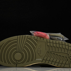 纯原Travis Scott x Air Jordan 1 Low OG WMNS“Olive”橄榄绿 纯原Travis Scott x Air Jordan 1 Low OG WMNS“Olive”橄榄绿