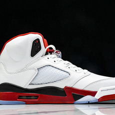 纯原Maniére x Air Jordan 5 Retro OG AM 篮球鞋 HQ7978-101 纯原Maniére x Air Jordan 5 Retro OG AM 篮球鞋 HQ7978-101