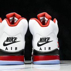 纯原Maniére x Air Jordan 5 Retro OG AM 篮球鞋 HQ7978-101 纯原Maniére x Air Jordan 5 Retro OG AM 篮球鞋 HQ7978-101
