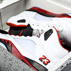 纯原Maniére x Air Jordan 5 Retro OG AM 篮球鞋 HQ7978-101 纯原Maniére x Air Jordan 5 Retro OG AM 篮球鞋 HQ7978-101
