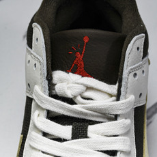纯原Travis Scott x Joran Executive The Check 倒钩低帮 摩卡 F 纯原Travis Scott x Joran Executive The Check 倒钩低帮 摩卡 F