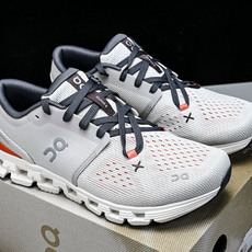 纯原 On昂跑 Cloud X4 舒适透气支撑 训练跑步鞋2026新品3ME #YZ014市场最高版 区 纯原 On昂跑 Cloud X4 舒适透气支撑 训练跑步鞋2026新品3ME #YZ014市场最高版 区