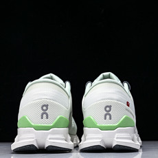 纯原 On昂跑 Cloud X4 舒适透气支撑 训练跑步鞋2026新品3WE #YZ014市场最高版 区 纯原 On昂跑 Cloud X4 舒适透气支撑 训练跑步鞋2026新品3WE #YZ014市场最高版 区