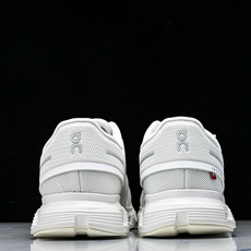 纯原 On昂跑 Cloud6 舒适透气支撑 训练跑步鞋2026新品3MF #YZ014市场最高版 区别通 纯原 On昂跑 Cloud6 舒适透气支撑 训练跑步鞋2026新品3MF #YZ014市场最高版 区别通