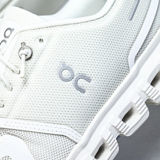 纯原 On昂跑 Cloud6 舒适透气支撑 训练跑步鞋2026新品3MF #YZ014市场最高版 区别通 纯原 On昂跑 Cloud6 舒适透气支撑 训练跑步鞋2026新品3MF #YZ014市场最高版 区别通