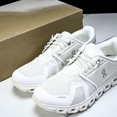 纯原 On昂跑 Cloud6 舒适透气支撑 训练跑步鞋2026新品3MF #YZ014市场最高版 区别通 纯原 On昂跑 Cloud6 舒适透气支撑 训练跑步鞋2026新品3MF #YZ014市场最高版 区别通