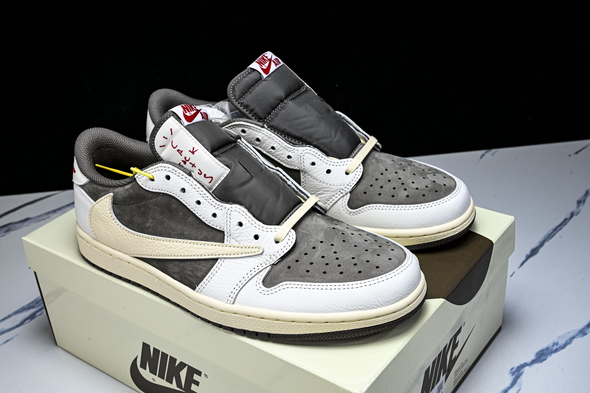 纯原 Travis Scott x Air Jordan 1 Reverse Mocha 联名倒钩摩卡棕