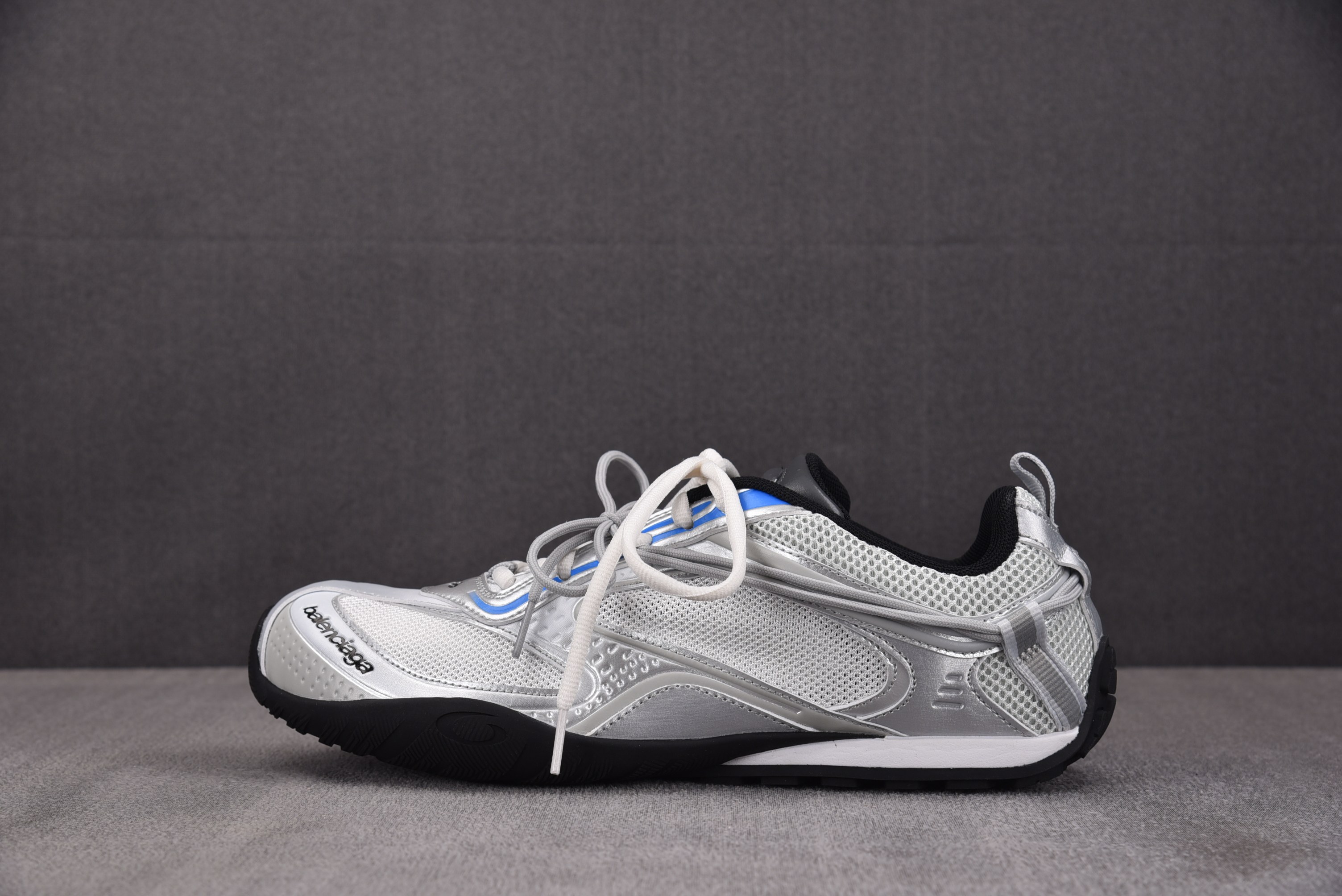 Balenciaga Radar Gradient Lines 银灰 #YZ018-535-46