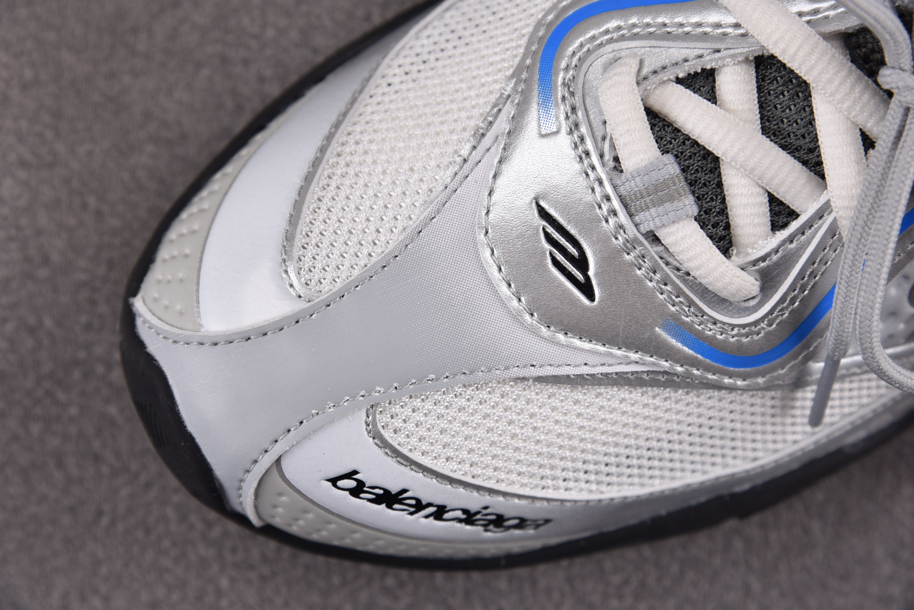 Balenciaga Radar Gradient Lines 银灰 #YZ018-535-46