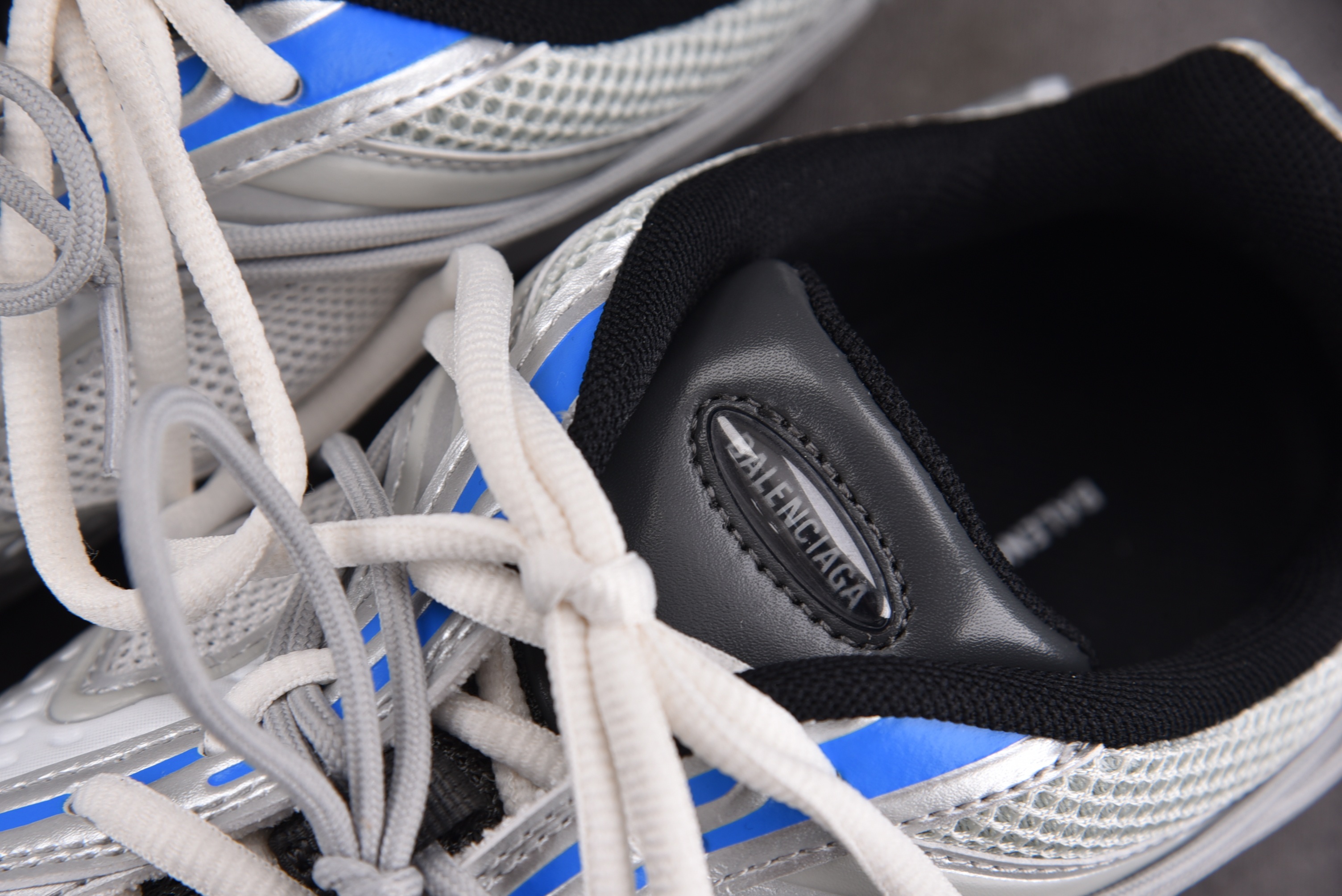 Balenciaga Radar Gradient Lines 银灰 #YZ018-535-46