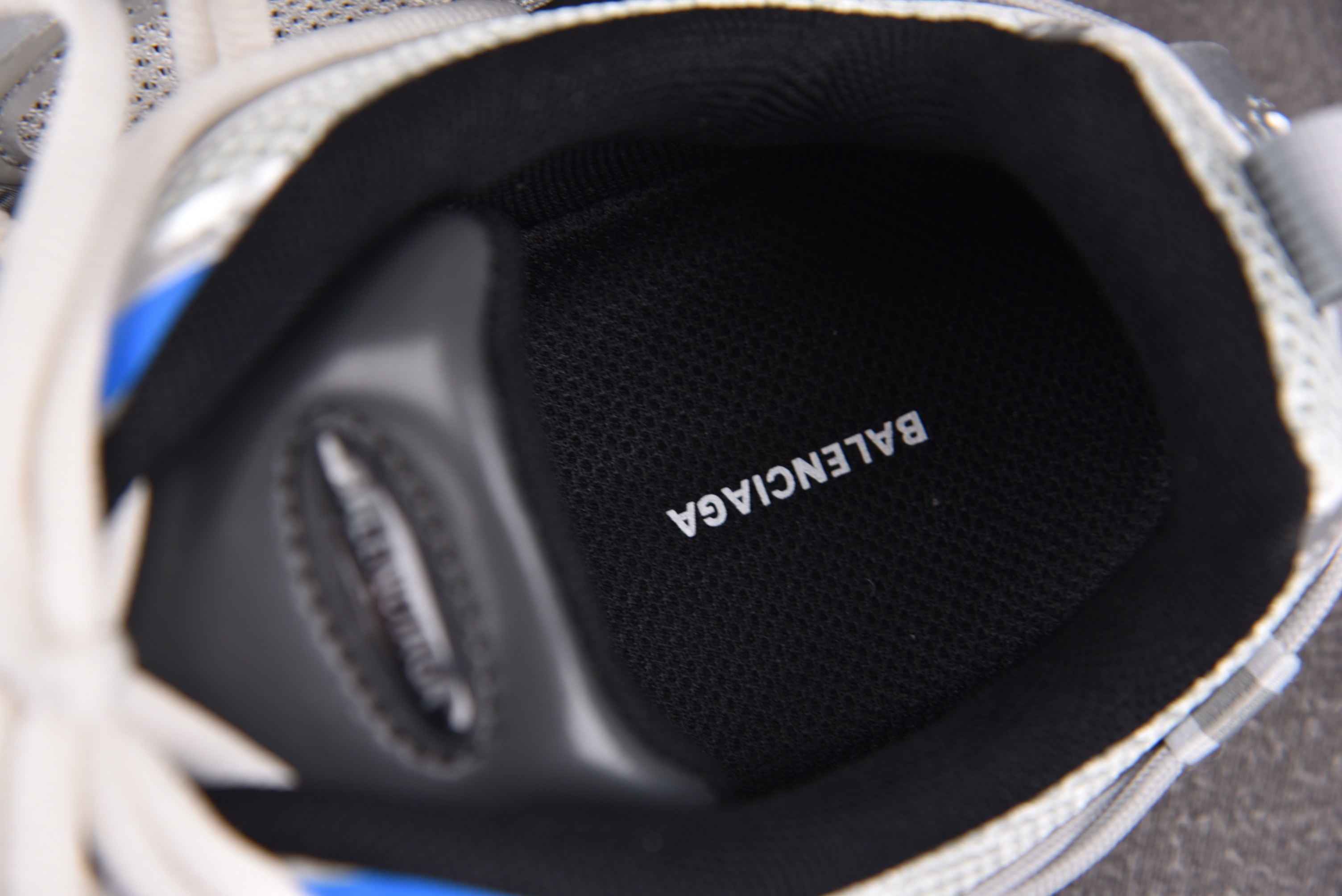 Balenciaga Radar Gradient Lines 银灰 #YZ018-535-46