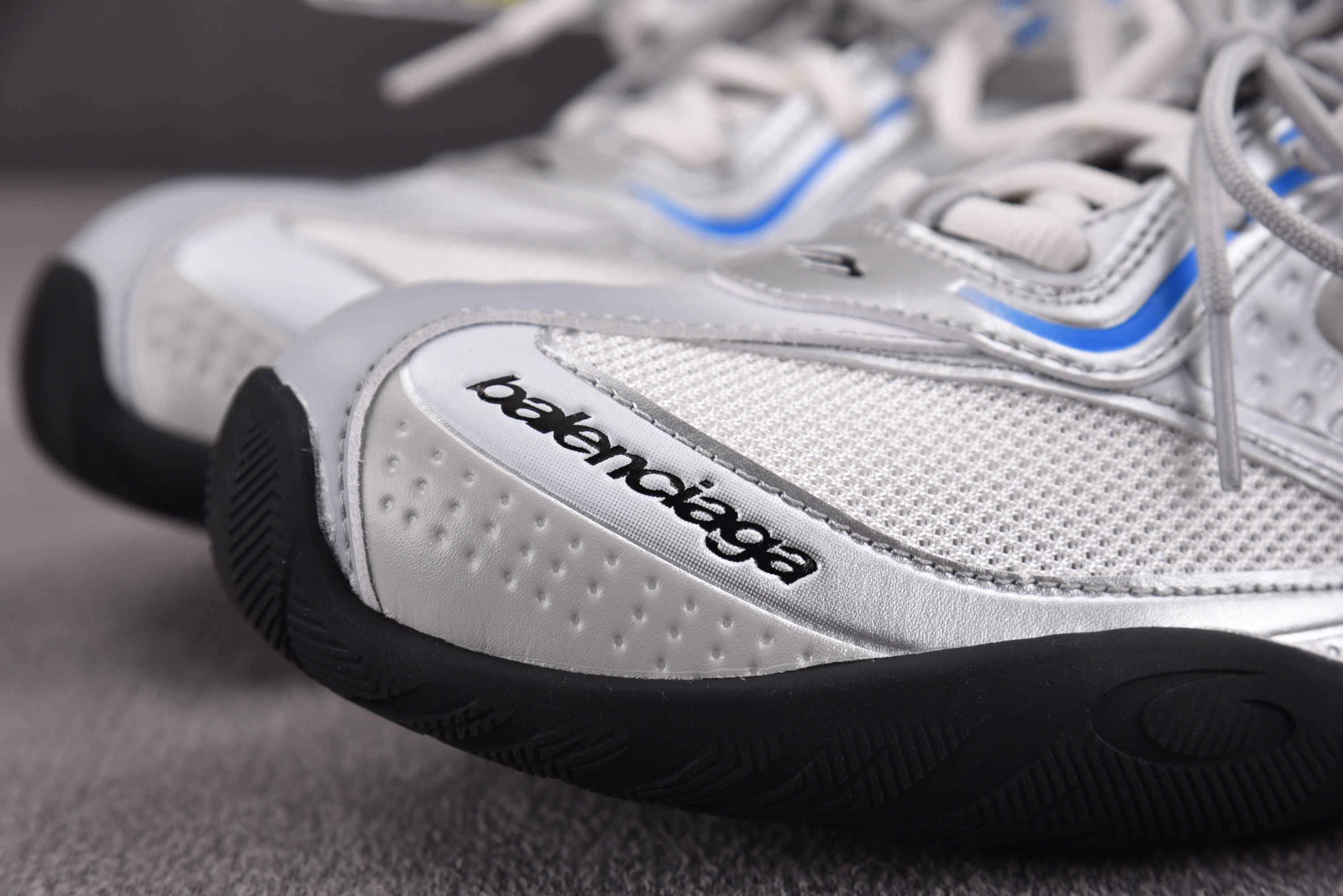 Balenciaga Radar Gradient Lines 银灰 #YZ018-535-46