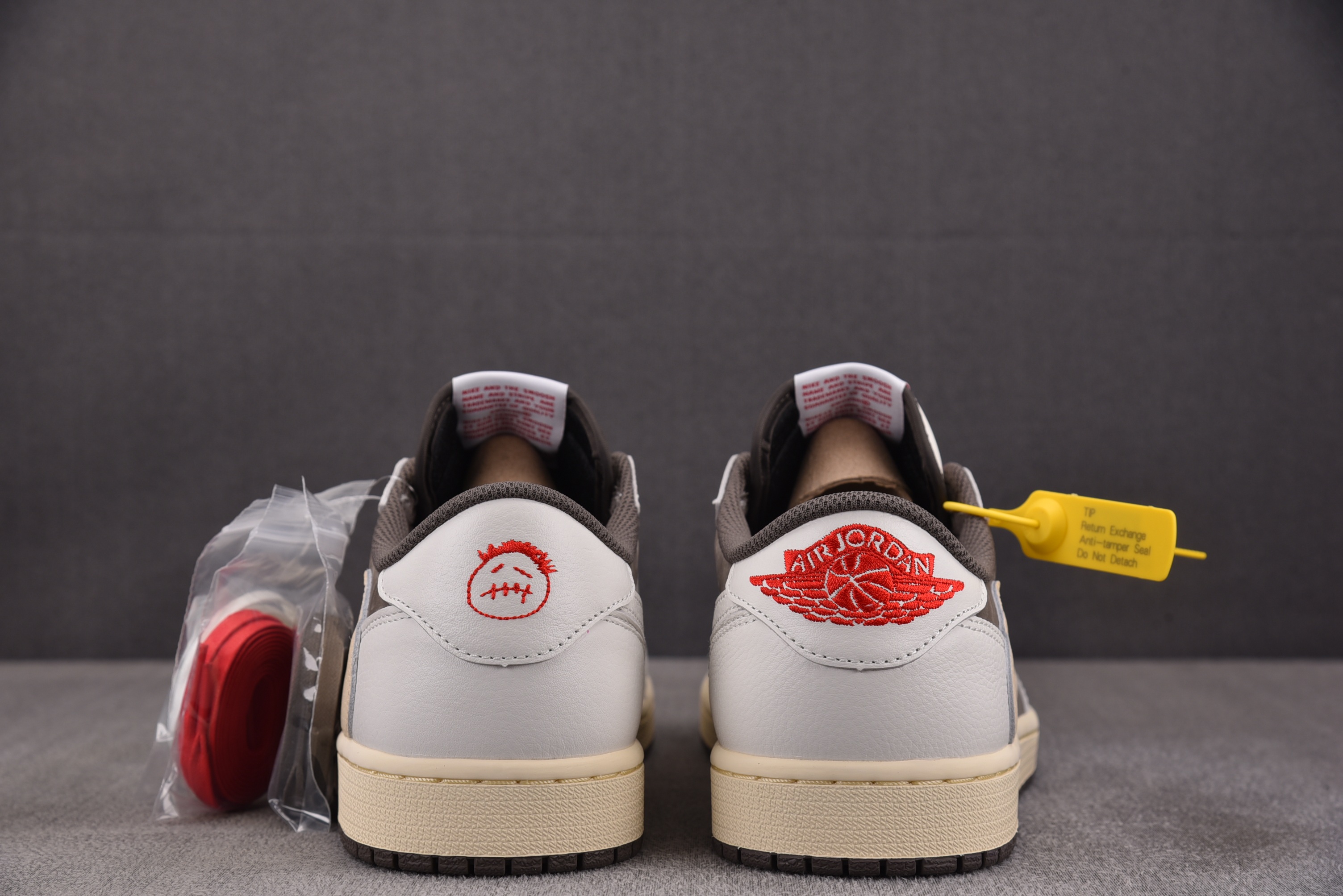 Air Jordan 1 Retro Low OG SP Travis Scott Reverse Mo