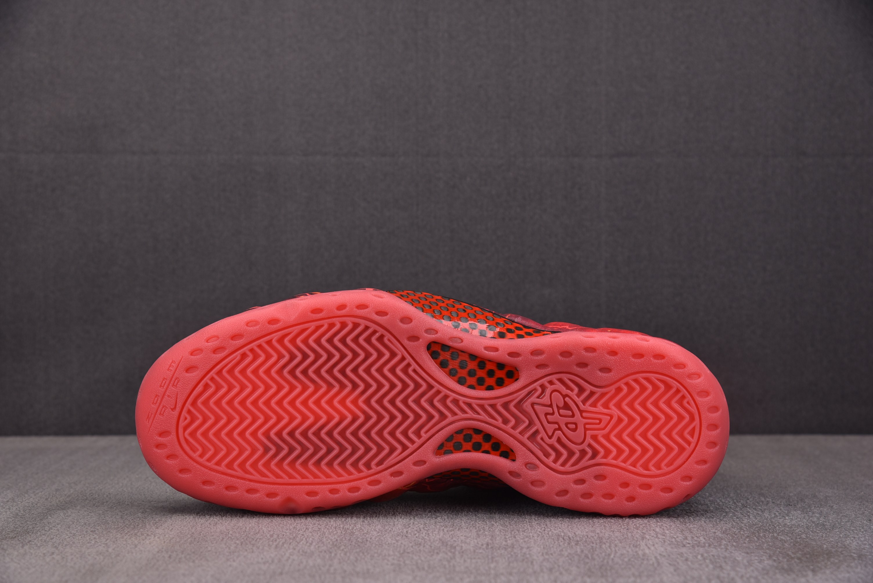 NK Air Foamposite One Stranger Things 怪奇物语喷泡 IR7336-