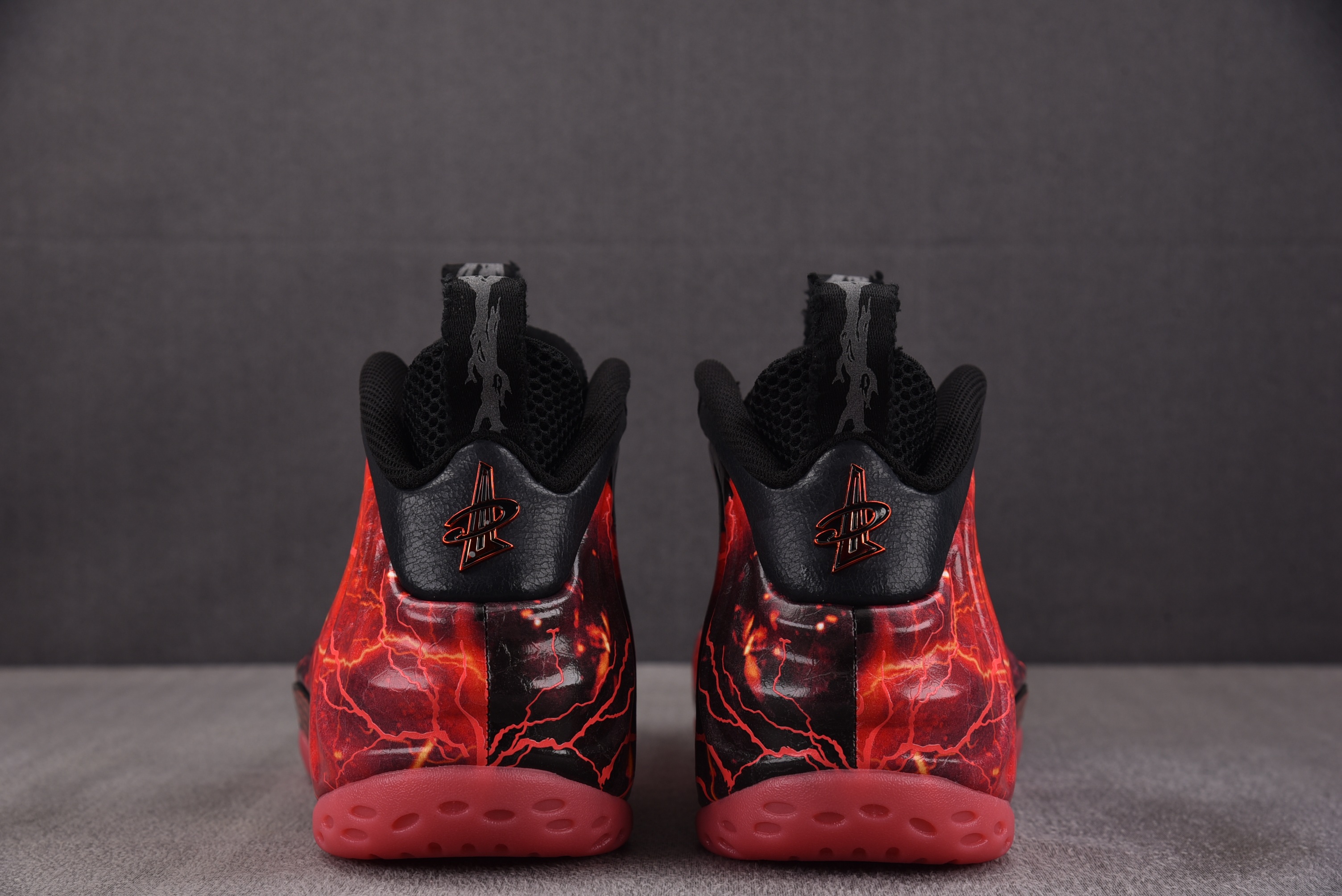 NK Air Foamposite One Stranger Things 怪奇物语喷泡 IR7336-