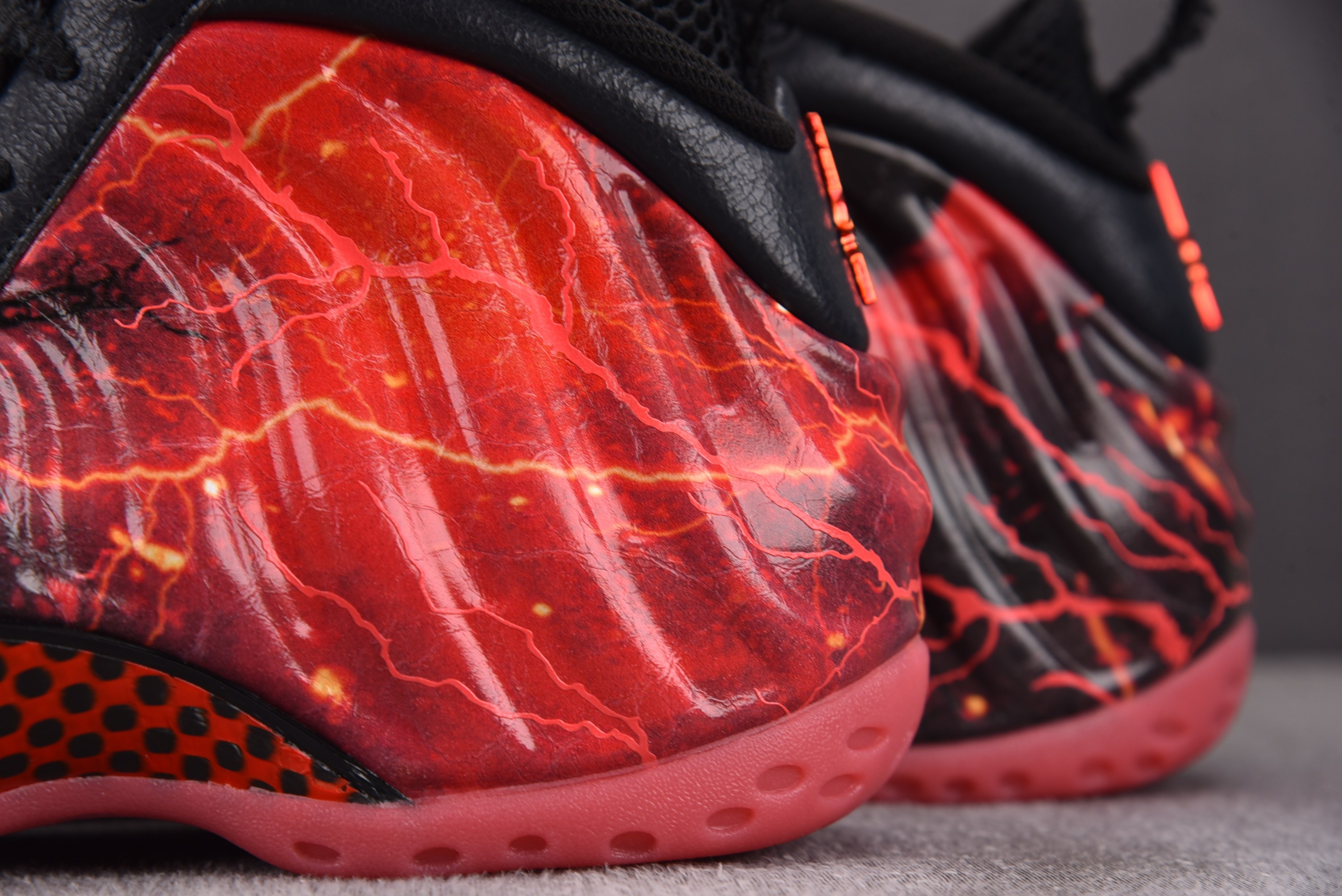NK Air Foamposite One Stranger Things 怪奇物语喷泡 IR7336-