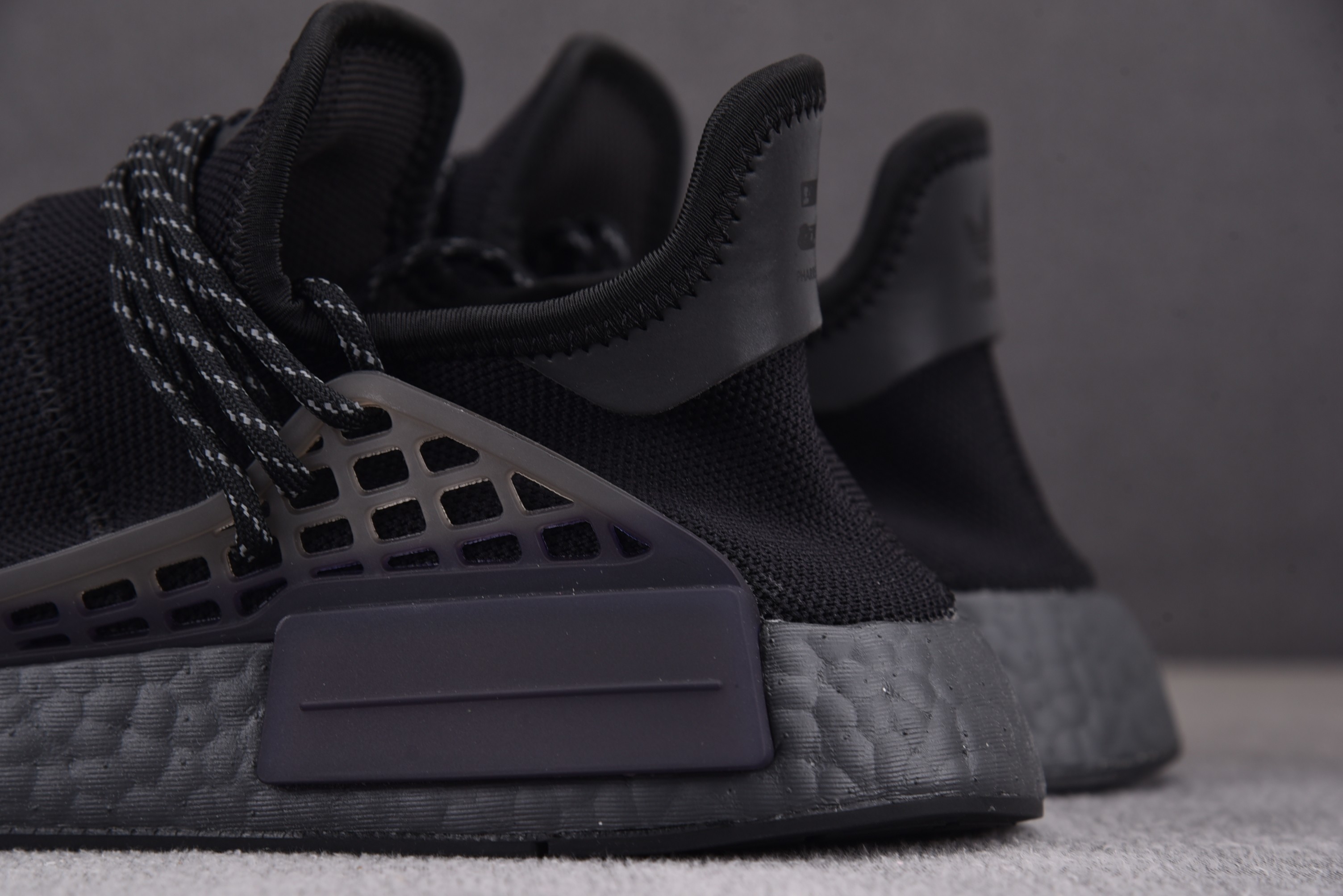 纯原 Pharrell Williams x AD Originals NMD Human Race“Triple Bl 纯原 Pharrell Williams x AD Originals NMD Human Race“Triple Bl
