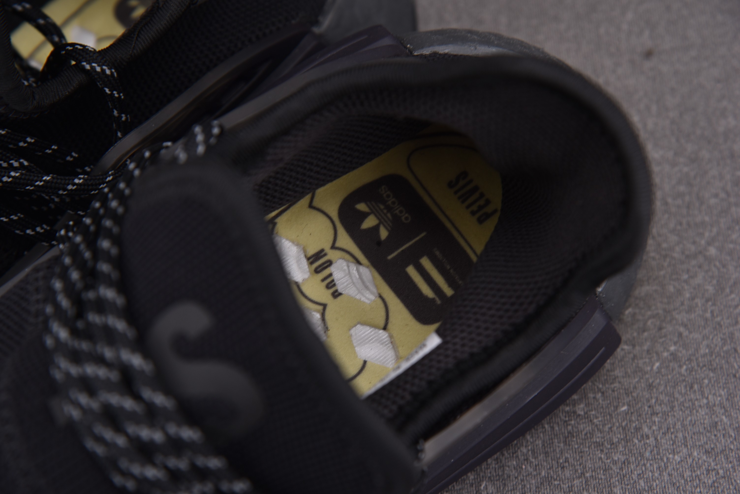 纯原 Pharrell Williams x AD Originals NMD Human Race“Triple Bl 纯原 Pharrell Williams x AD Originals NMD Human Race“Triple Bl
