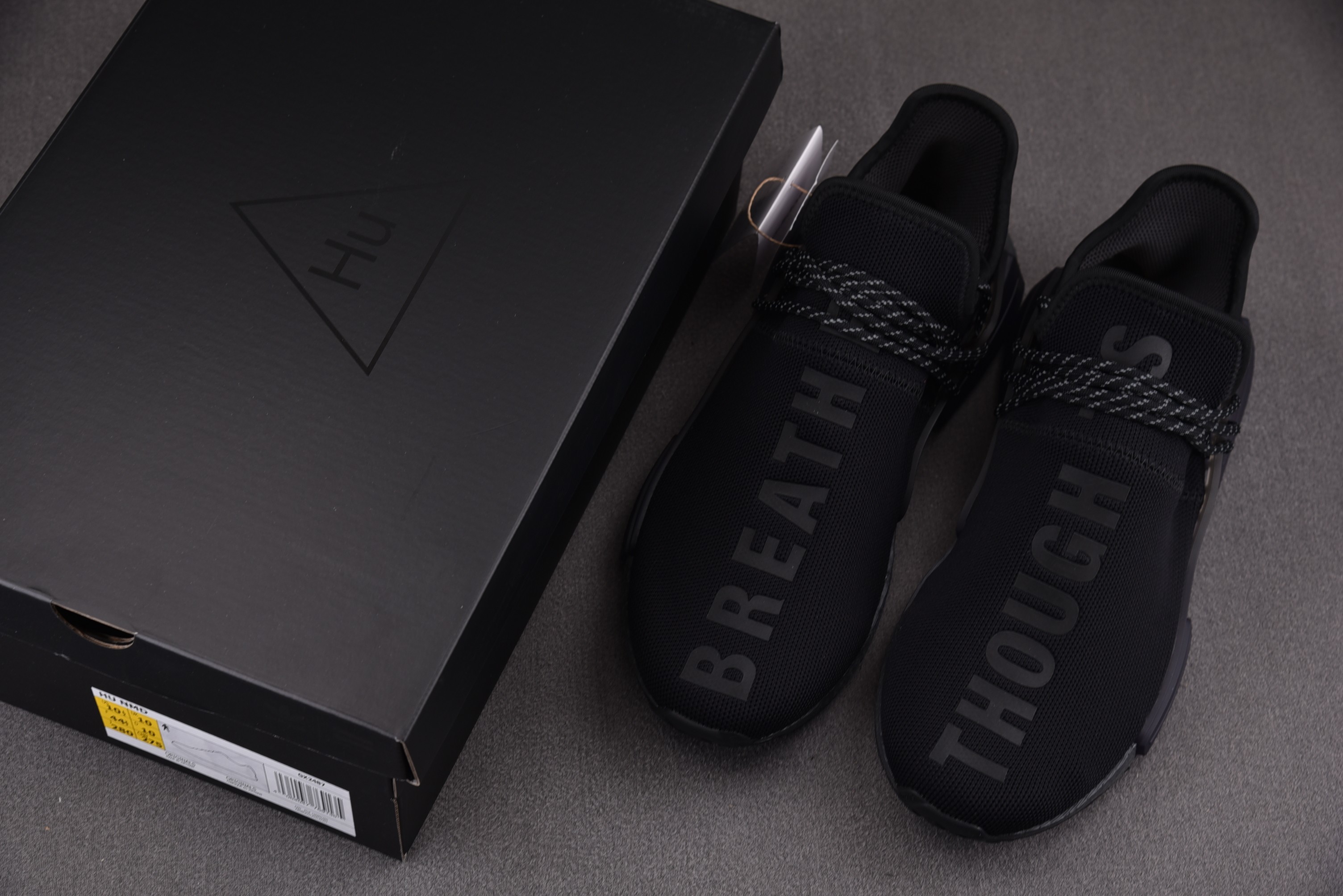 纯原 Pharrell Williams x AD Originals NMD Human Race“Triple Bl 纯原 Pharrell Williams x AD Originals NMD Human Race“Triple Bl