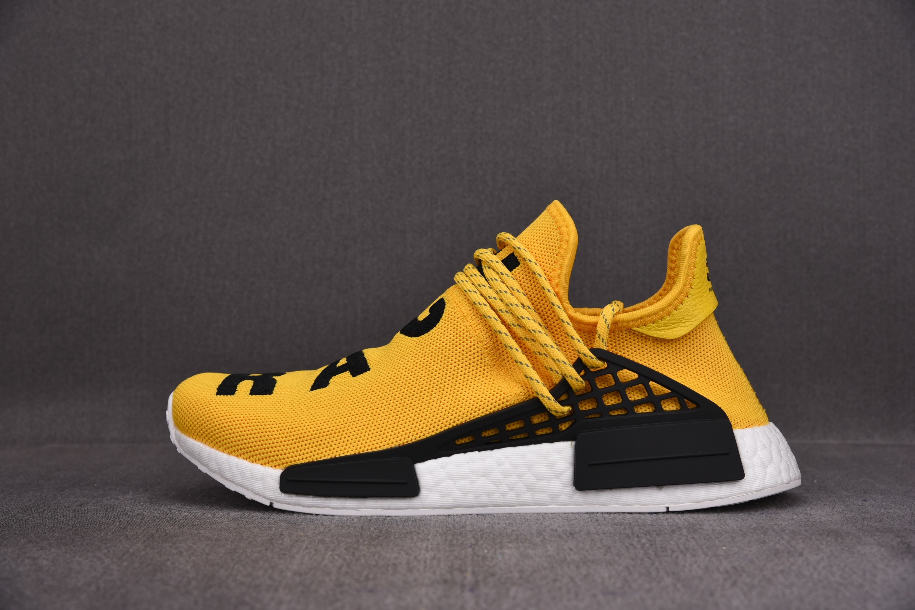 纯原 Pharrell Williams x Adida NMD HU 菲董黄 联名 BB0619 尺寸：40 40.5