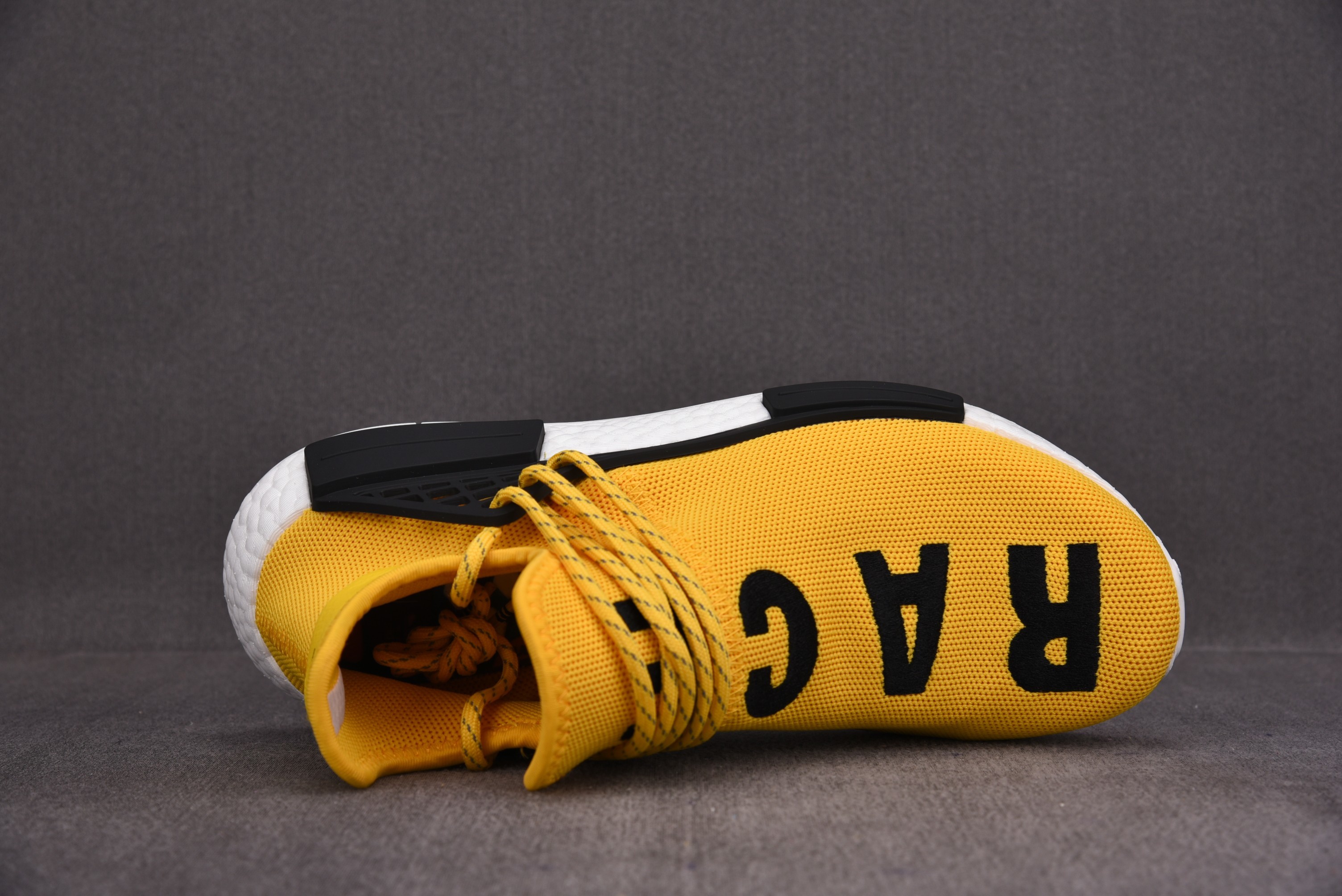 纯原 Pharrell Williams x Adida NMD HU 菲董黄 联名 BB0619 尺寸：40 40.5