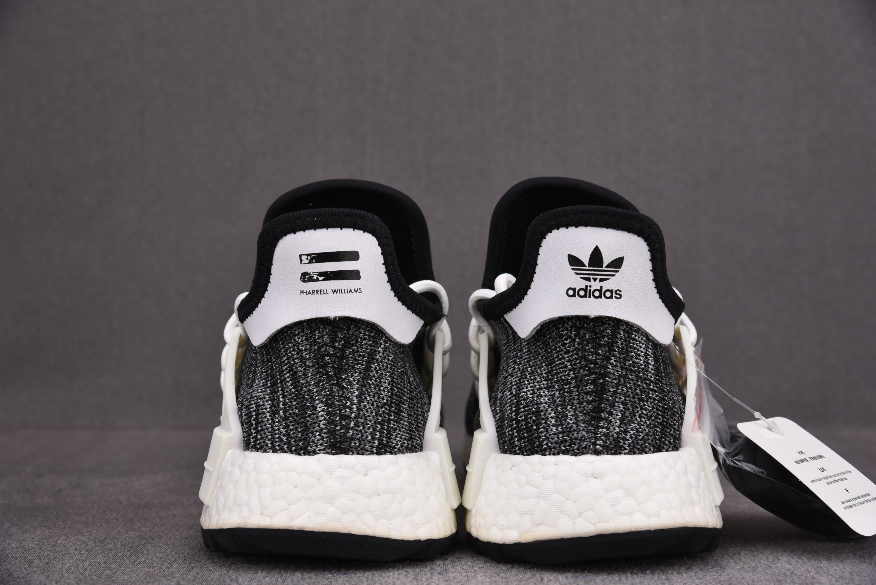 纯原 Pharrell x ad NMD Hu Trail Core 黑色 鞋履白色 AC7359 尺寸：40 40.5