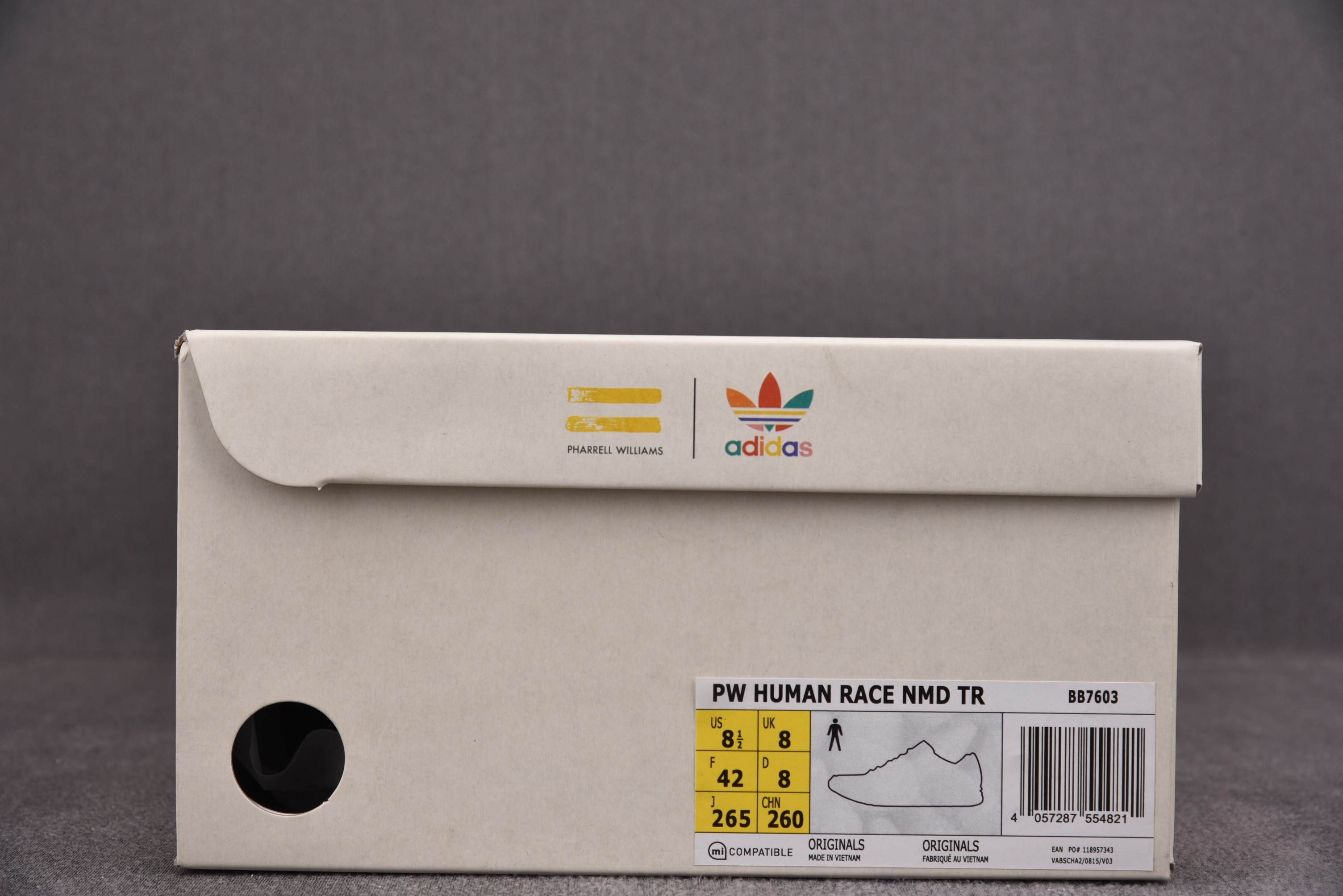 纯原 Pharrell x ad NMD HU Trail NERD 黑色 BB7603 尺寸：40 40.5 41 4