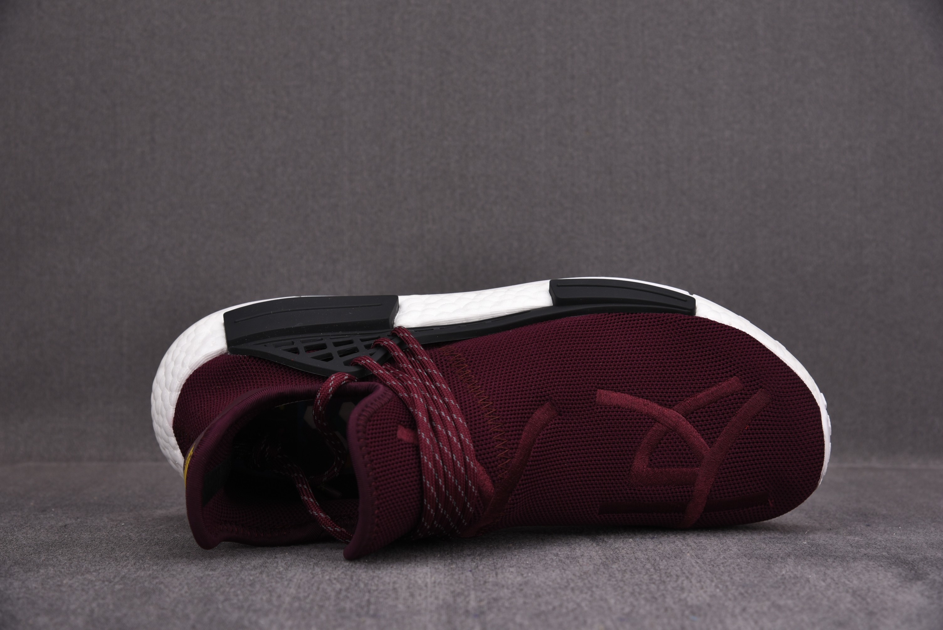 纯原 Pharrell x ad NMD HU ‘Noble Crimson’ 菲董联名 深红 BB0617 尺寸：40