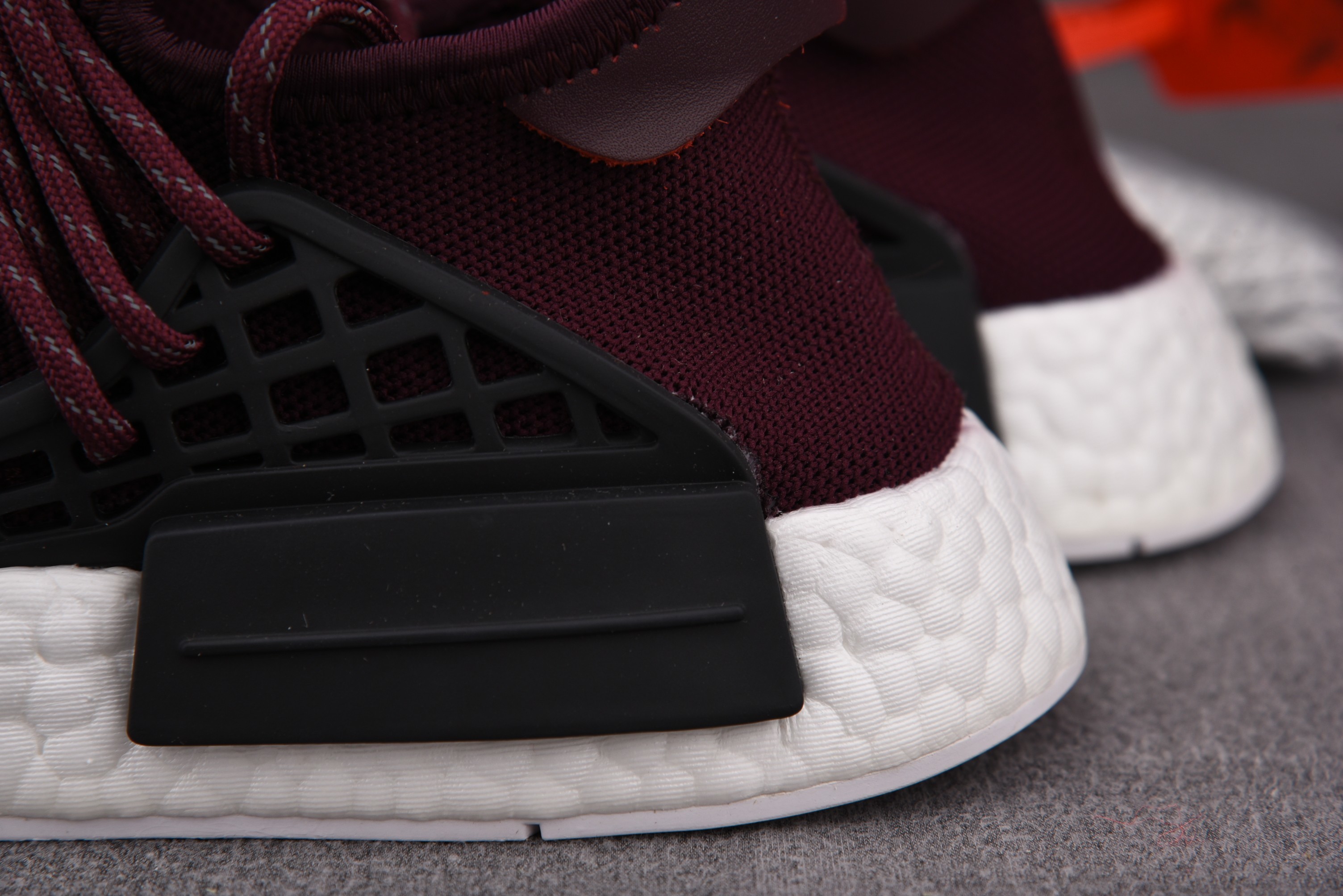 纯原 Pharrell x ad NMD HU ‘Noble Crimson’ 菲董联名 深红 BB0617 尺寸：40