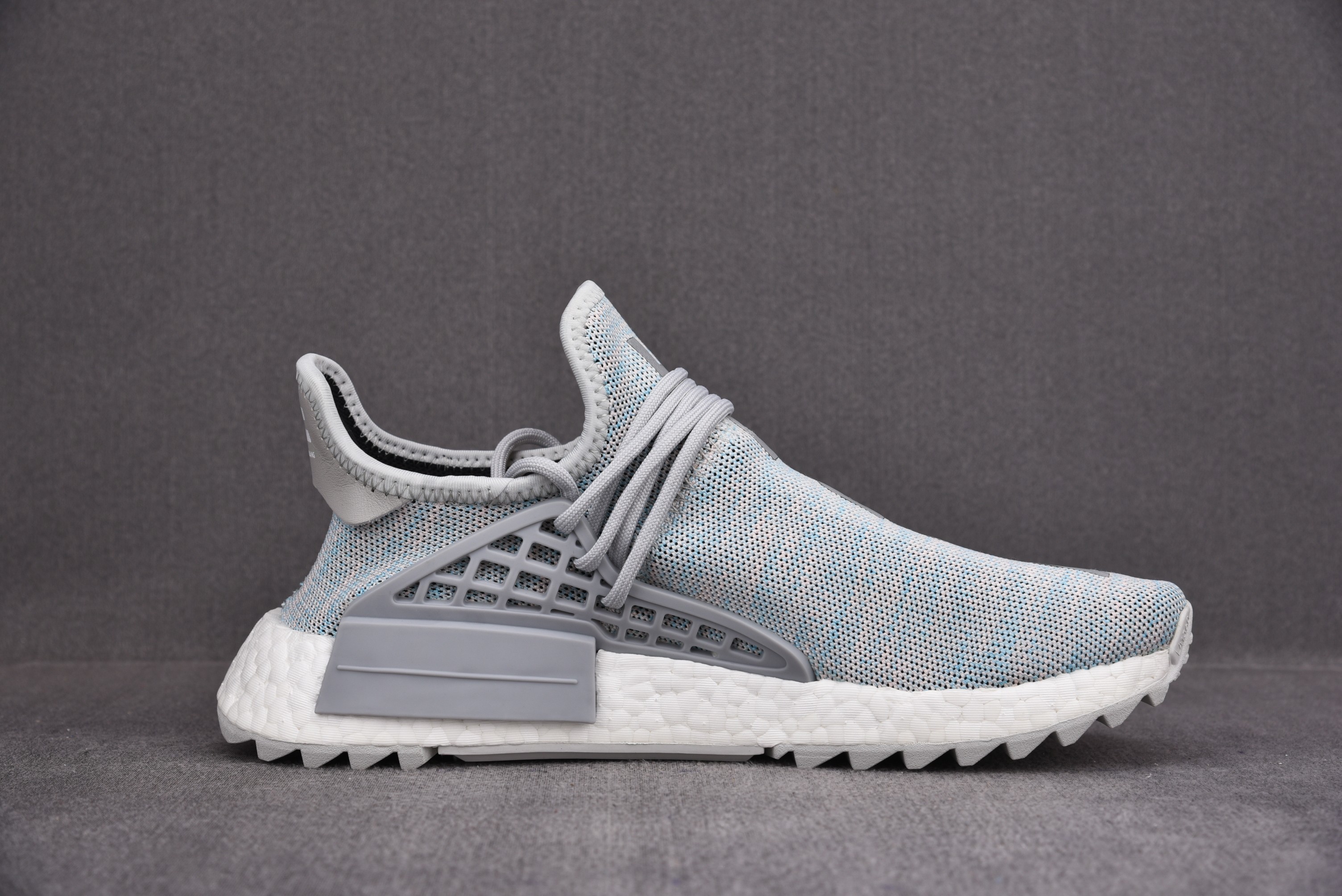 纯原 Pharrell x ad NMD HU 淡蓝 灰 AC7358 尺寸：40 40.5 41 42 42.5 43