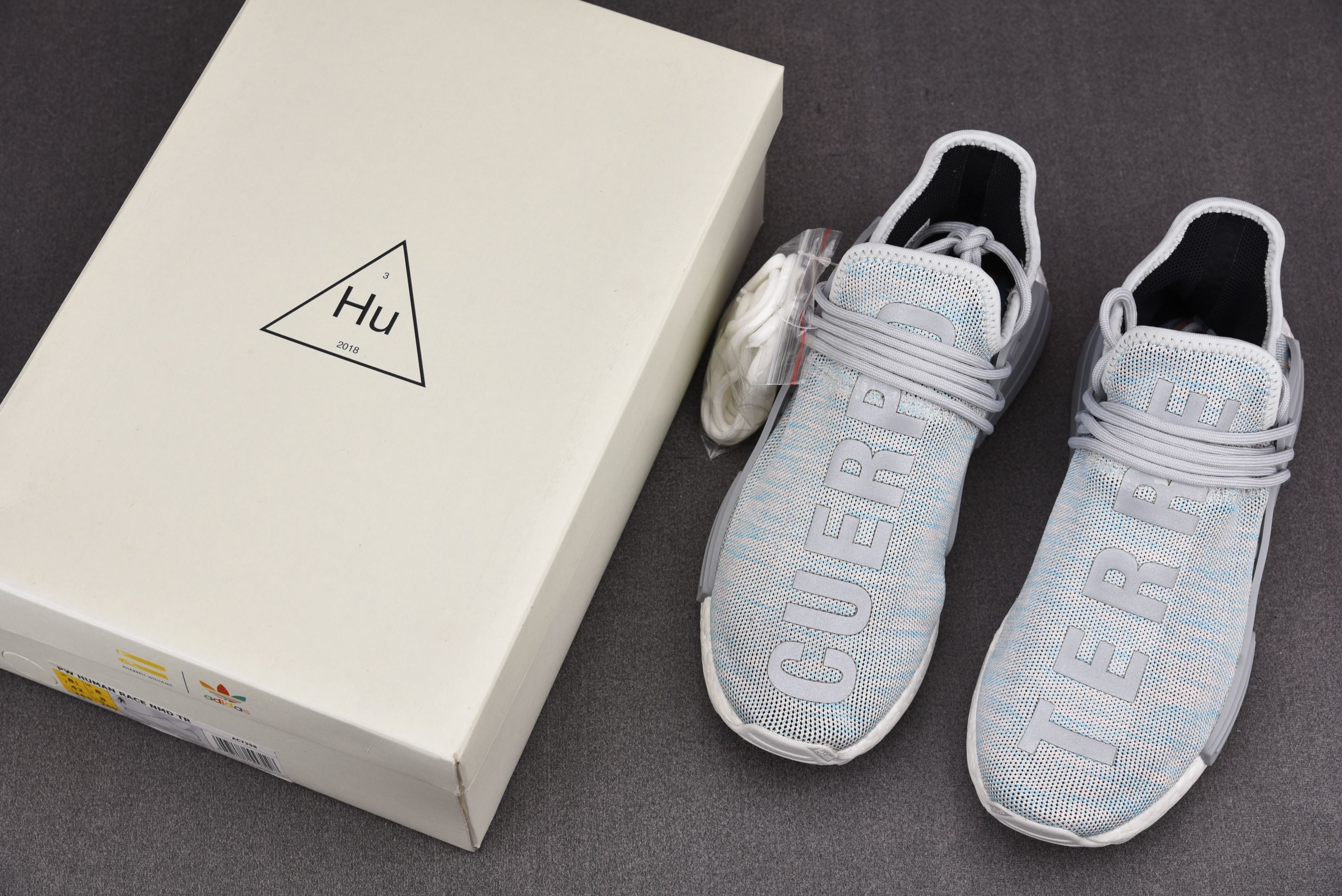 纯原 Pharrell x ad NMD HU 淡蓝 灰 AC7358 尺寸：40 40.5 41 42 42.5 43
