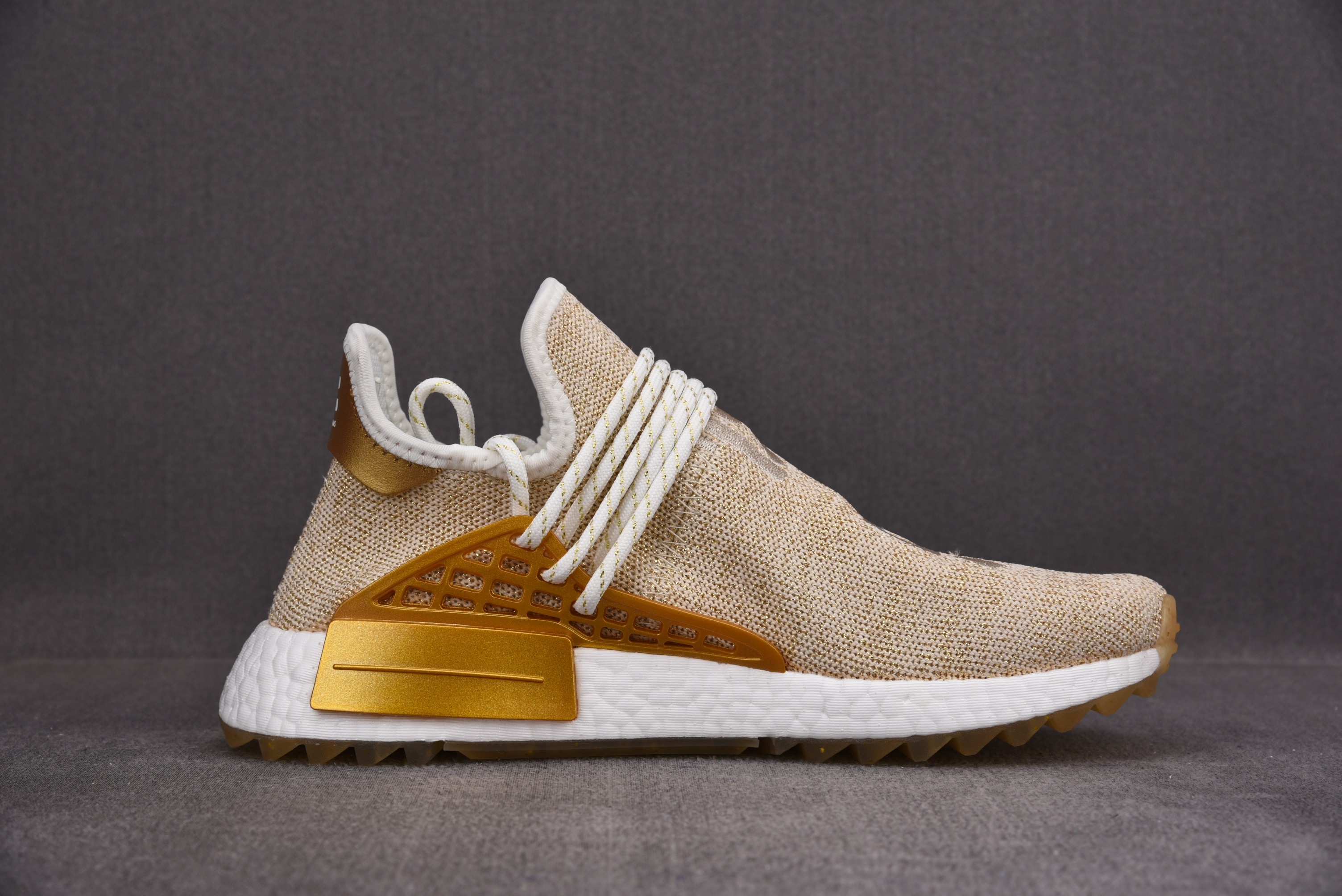 纯原 Pharrell x ad NMD Hu 菲董联名 金黄 F99762 尺寸:40 40.5 41 42 42.5 纯原 Pharrell x ad NMD Hu 菲董联名 金黄 F99762 尺寸:40 40.5 41 42 42.5