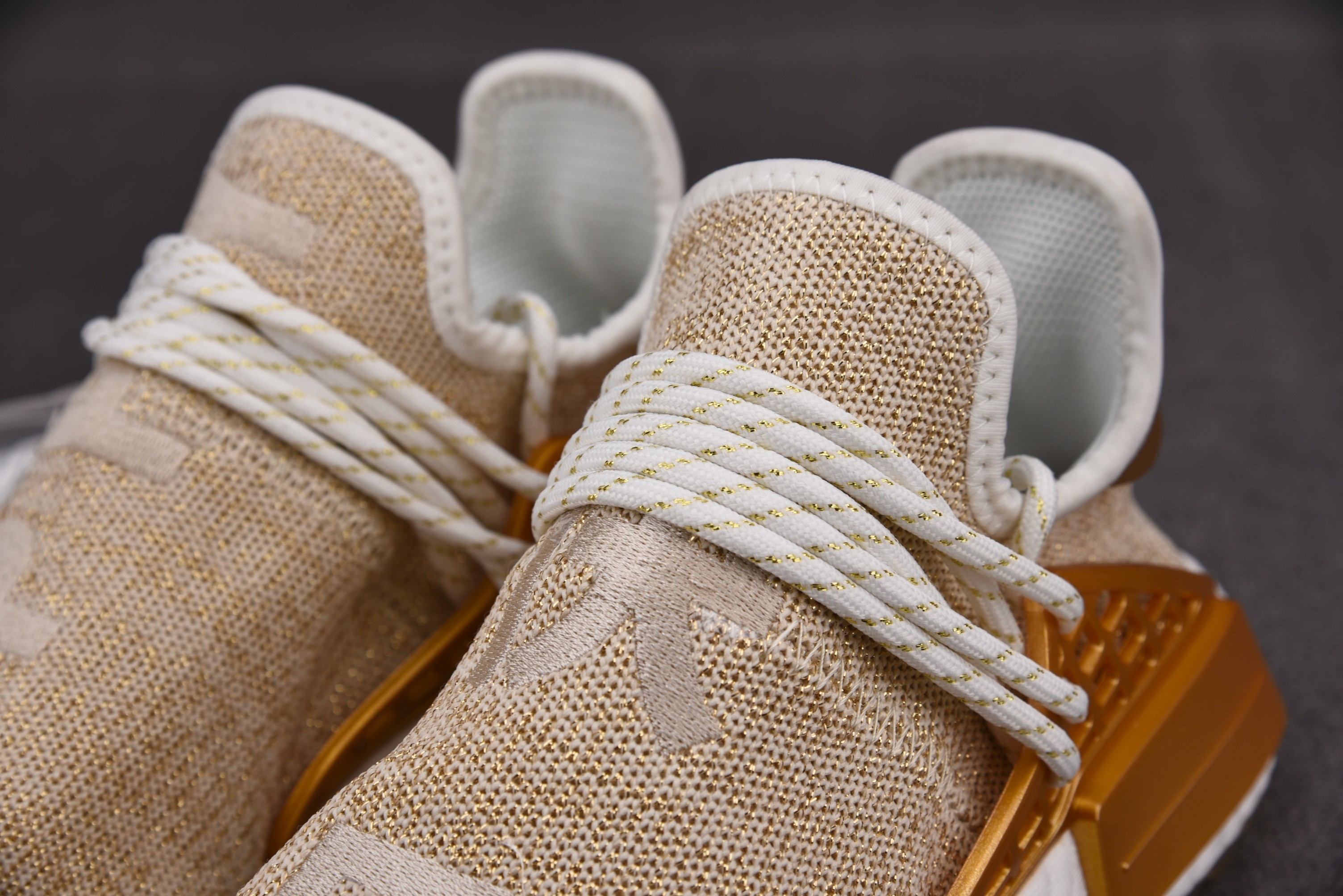 纯原 Pharrell x ad NMD Hu 菲董联名 金黄 F99762 尺寸:40 40.5 41 42 42.5 纯原 Pharrell x ad NMD Hu 菲董联名 金黄 F99762 尺寸:40 40.5 41 42 42.5