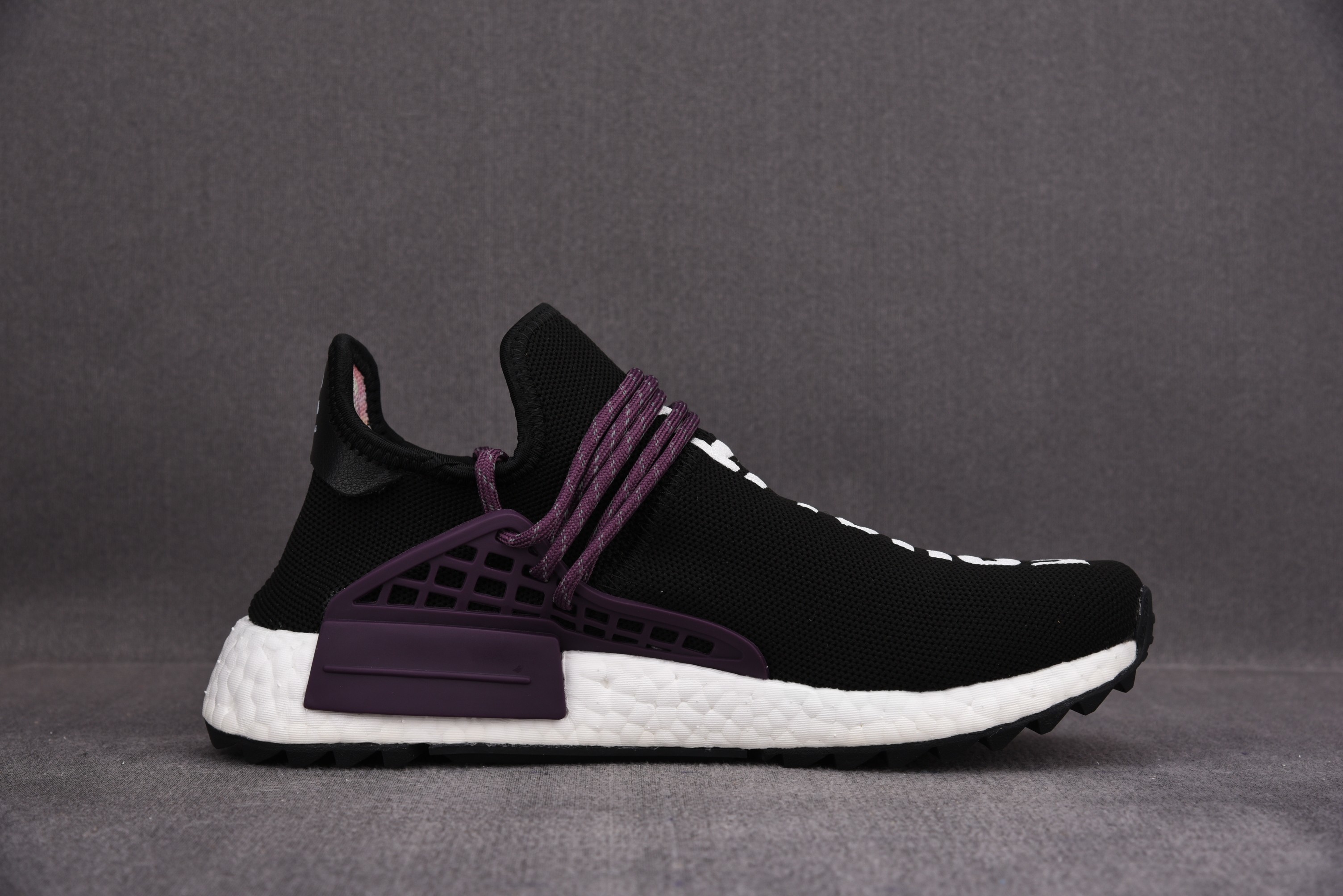 纯原 Pharrell x ad NMD Hu 黑 酒红 AC7033 尺寸：40 40.5 41 42 42.5 43