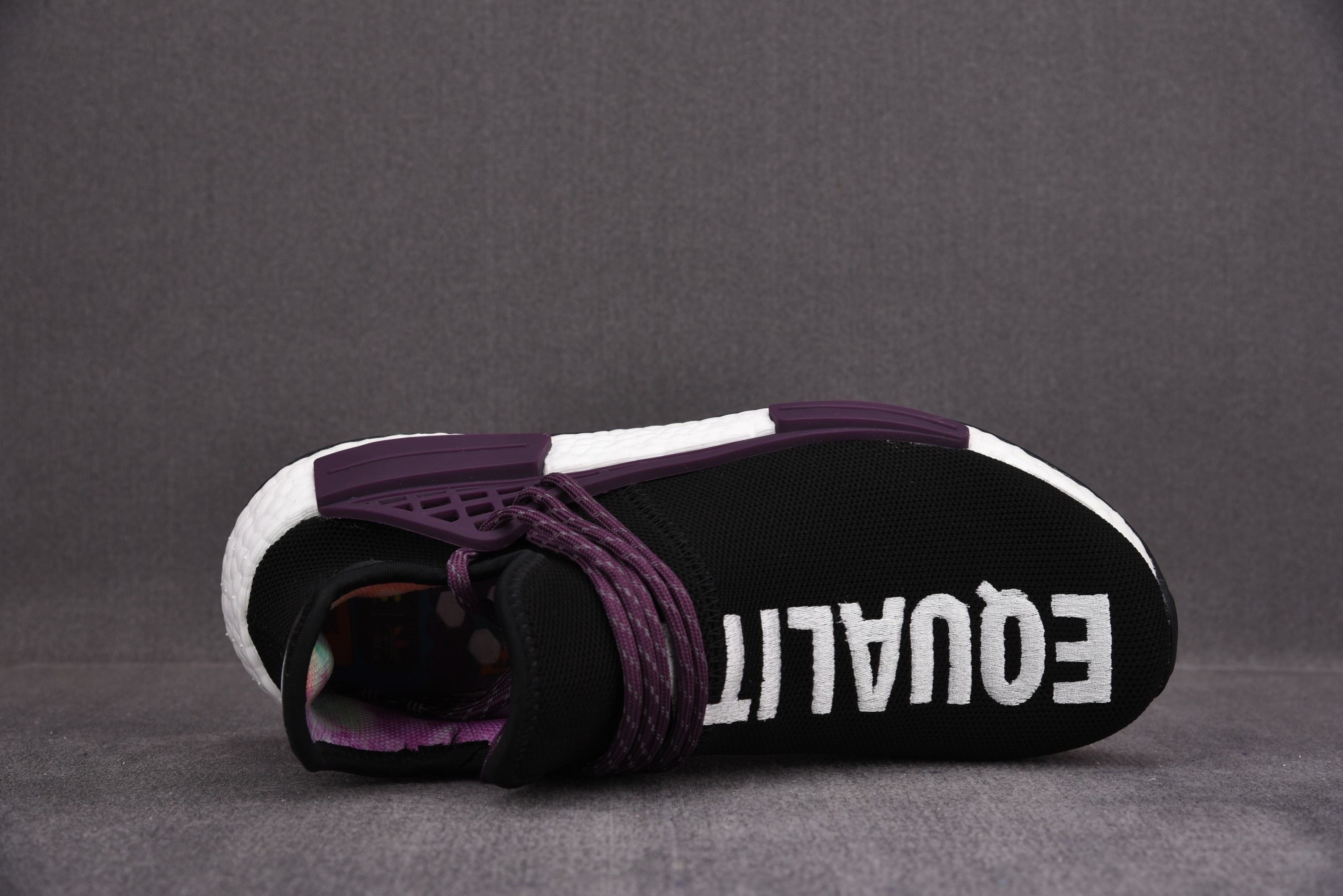 纯原 Pharrell x ad NMD Hu 黑 酒红 AC7033 尺寸：40 40.5 41 42 42.5 43