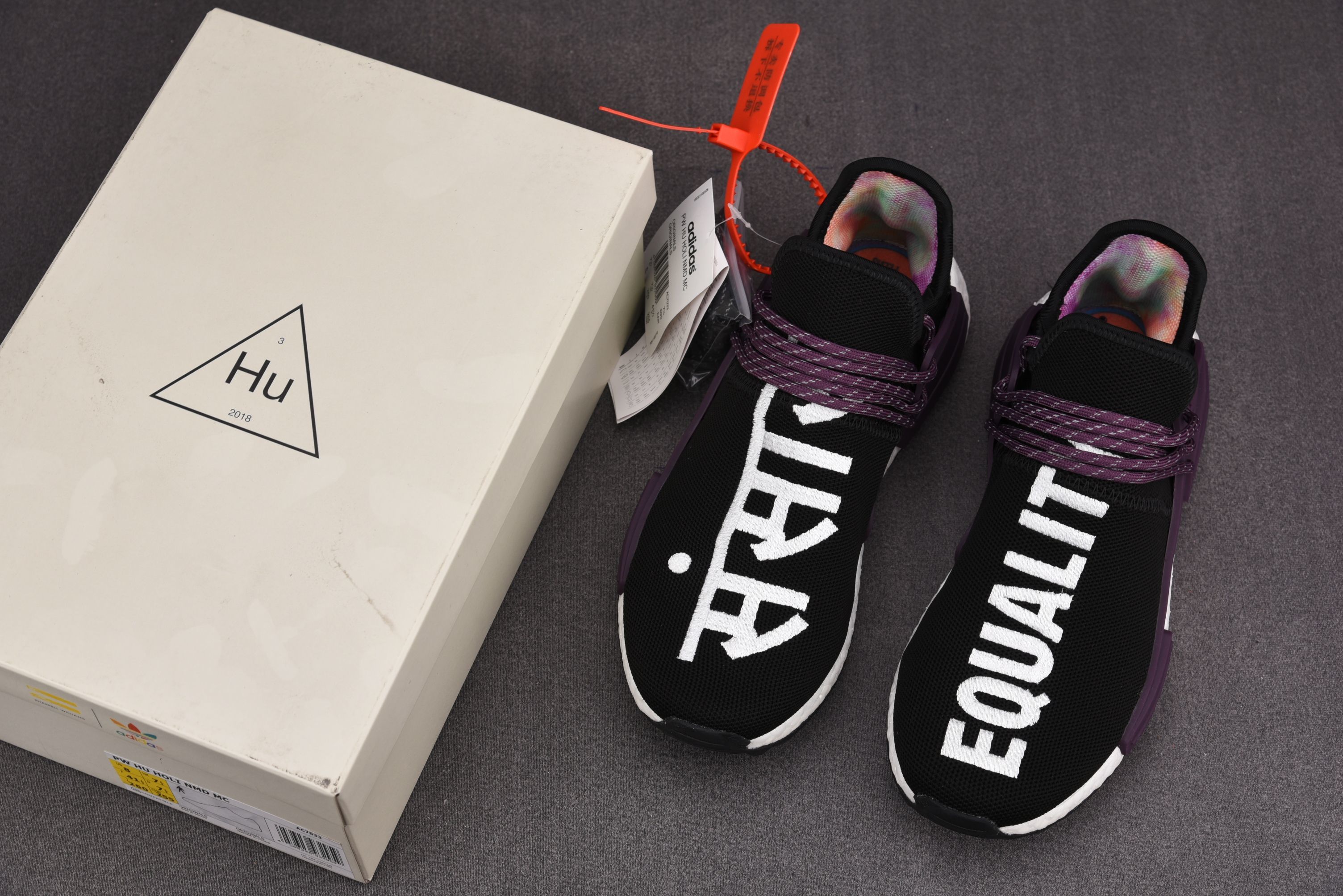 纯原 Pharrell x ad NMD Hu 黑 酒红 AC7033 尺寸：40 40.5 41 42 42.5 43