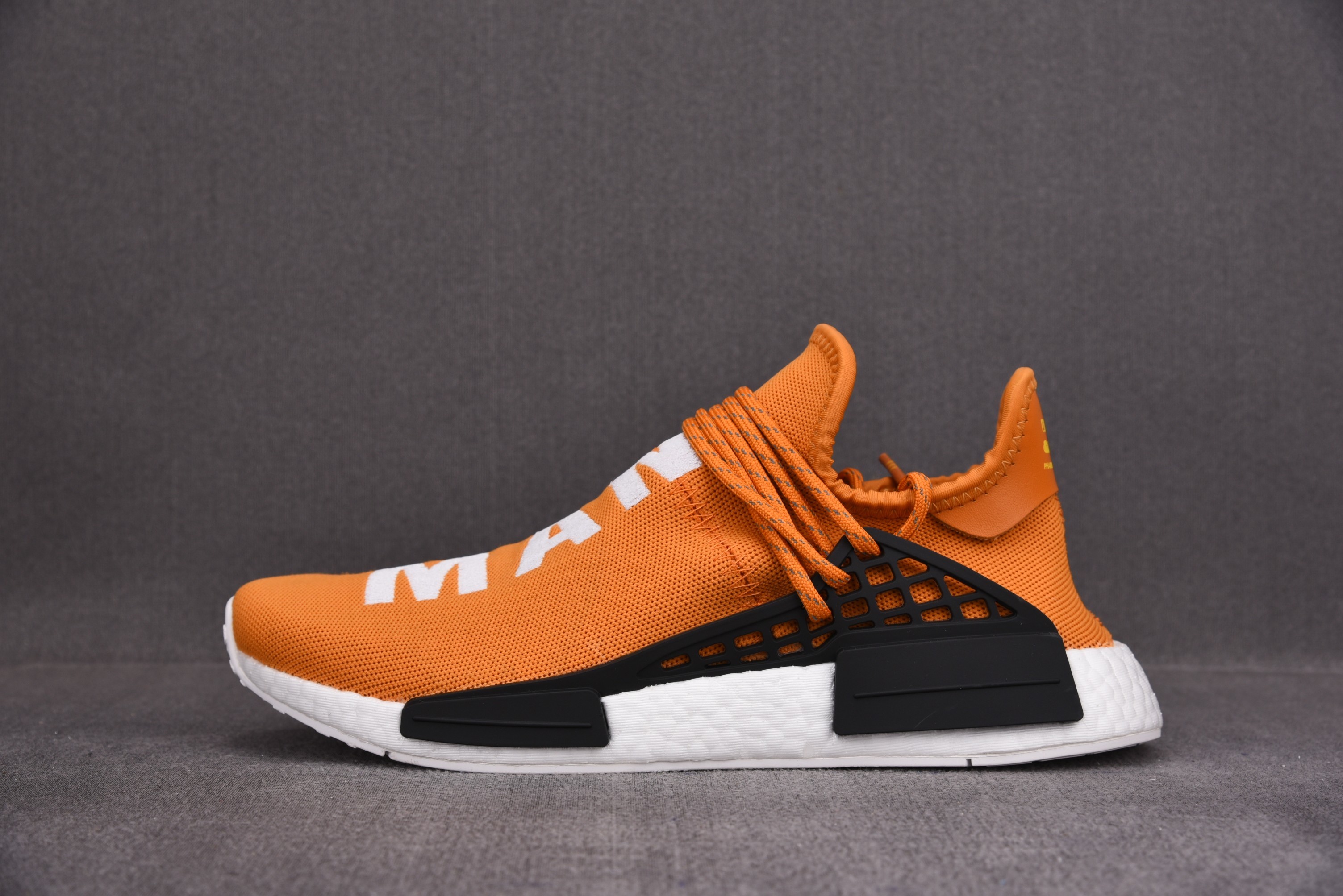 纯原 Pharrell x ad NMD Human Race Hue Man 橘红 BB3070 尺寸：40 40.5