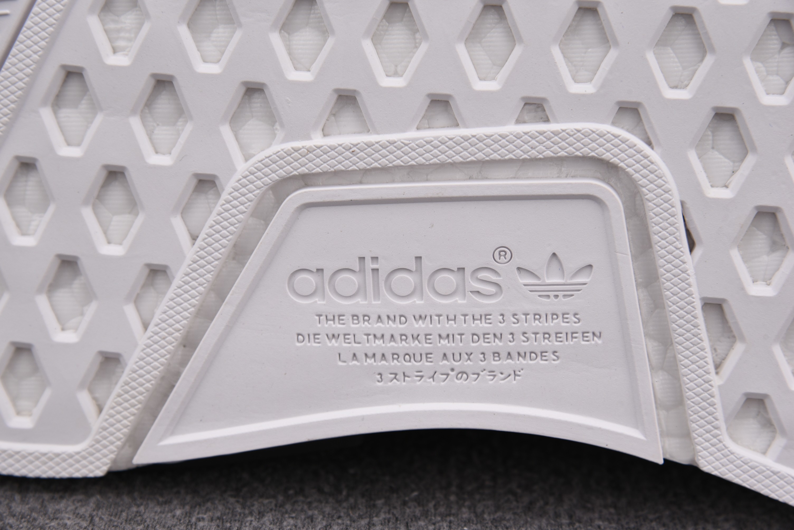 纯原 Pharrell x adidas NMD Human Race 菲董联名 绿 白绿 BB0620 尺寸:40 4 纯原 Pharrell x adidas NMD Human Race 菲董联名 绿 白绿 BB0620 尺寸:40 4