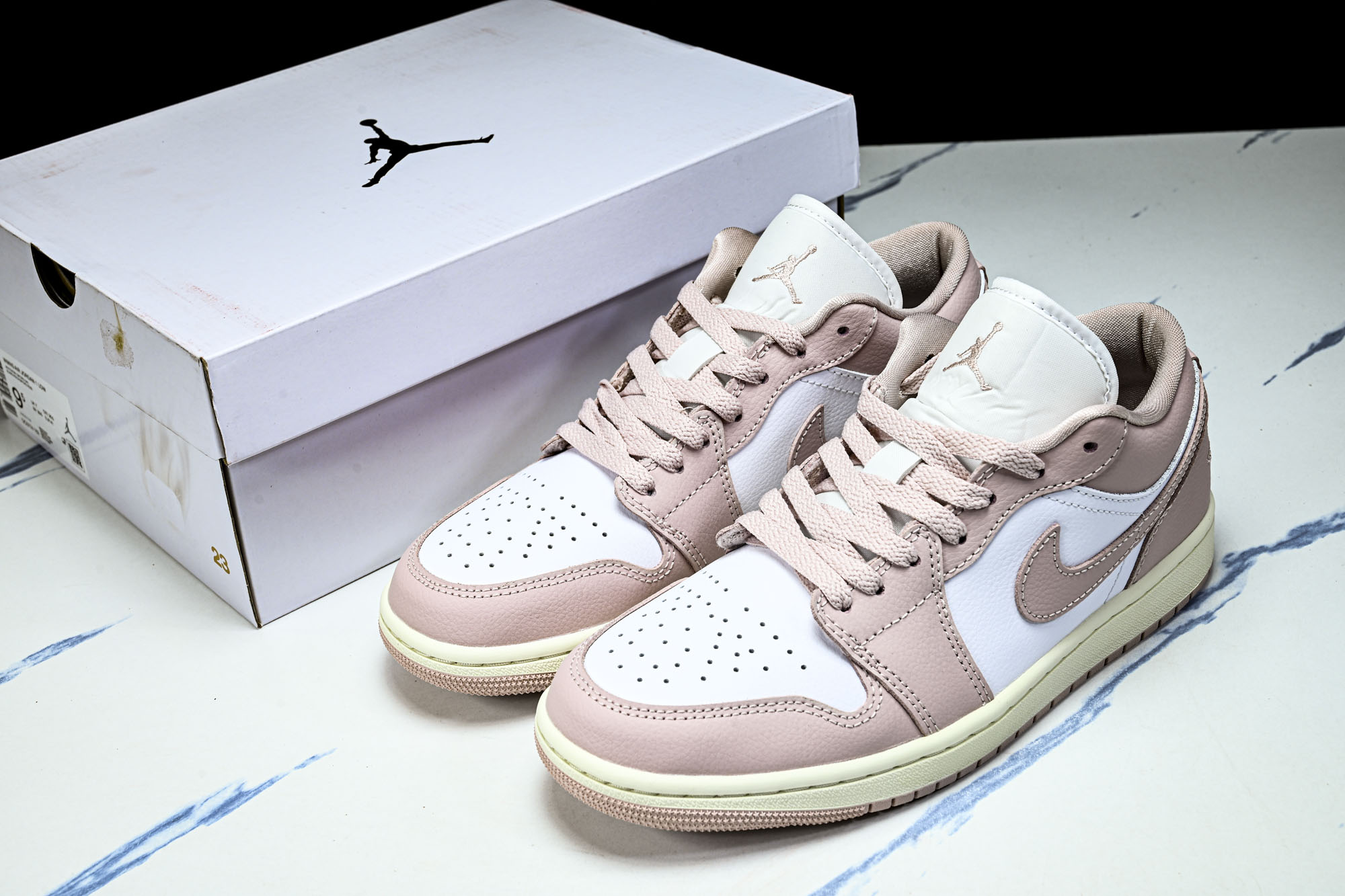 Air Jordan 1 Low AJ1 乔1白粉色 低帮复古文化篮球鞋 DC0774-162 码数 35.5 36 3 Air Jordan 1 Low AJ1 乔1白粉色 低帮复古文化篮球鞋 DC0774-162 码数 35.5 36 3