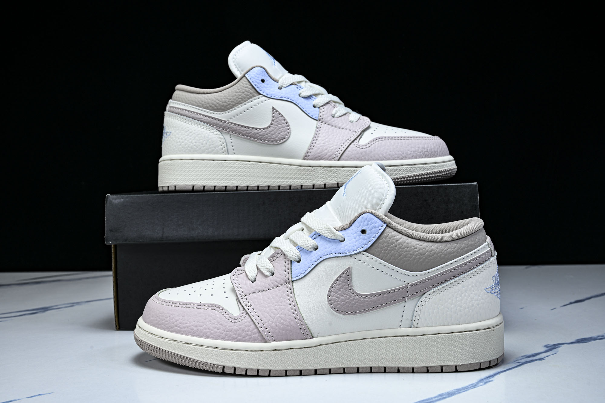 Air Jordan 1 Low AJ1 乔1白粉蓝 低帮复古文化篮球鞋 IV3219-161 尺码 35.5 36 3 Air Jordan 1 Low AJ1 乔1白粉蓝 低帮复古文化篮球鞋 IV3219-161 尺码 35.5 36 3